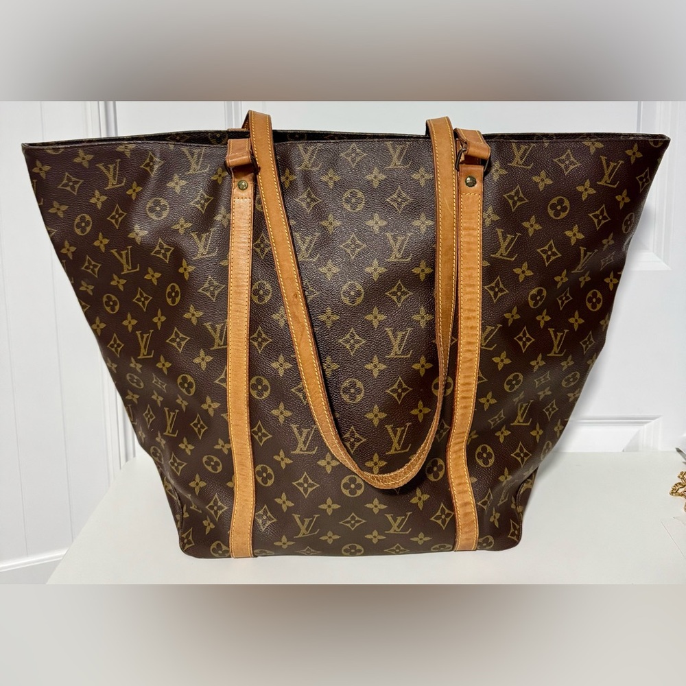 Louis Vuitton Sac Shopping Tote GM